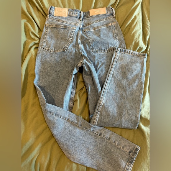 Everlane The Original Cheeky® Jean - Picture 3 of 5